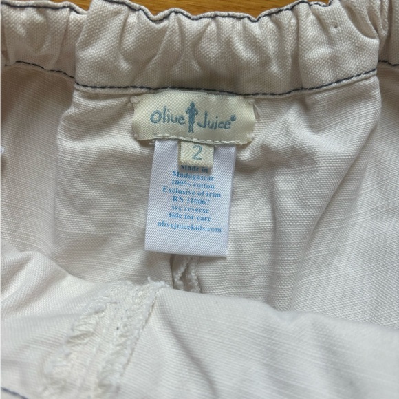 Olive Juice skort, off-white with red and navy stitching. Size 2T - Picture 4 of 5